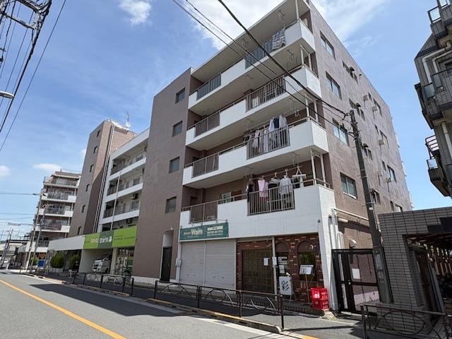 2DK apartment in Katsushika Ward, Tokyo - Photo 1