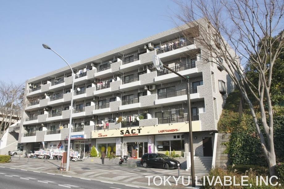 2LDK apartment in Totsuka Ward, Yokohama, Kanagawa - Photo 1