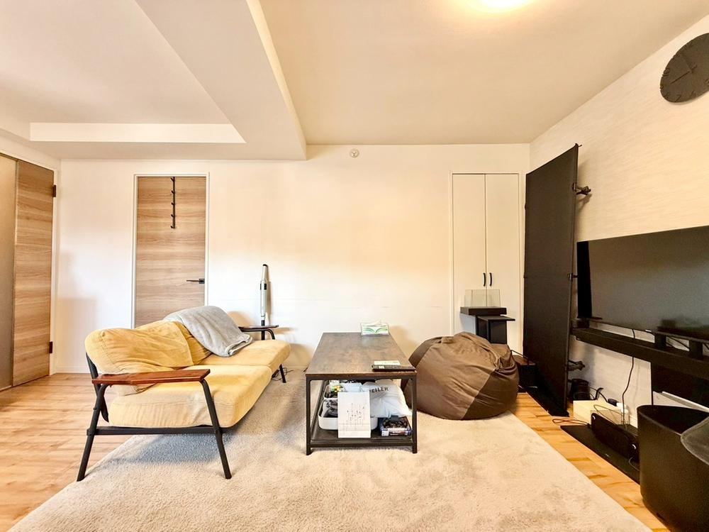 2LDK apartment in Shinagawa Ward, Tokyo - Photo 1
