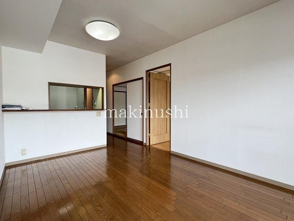 3LDK apartment in Tondabayashi, Osaka - Photo 1