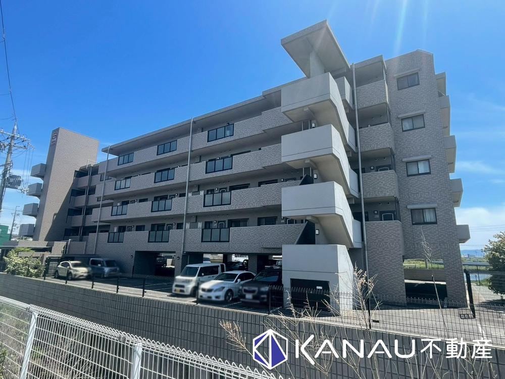4LDK apartment in Akashi, Hyogo - Photo 1