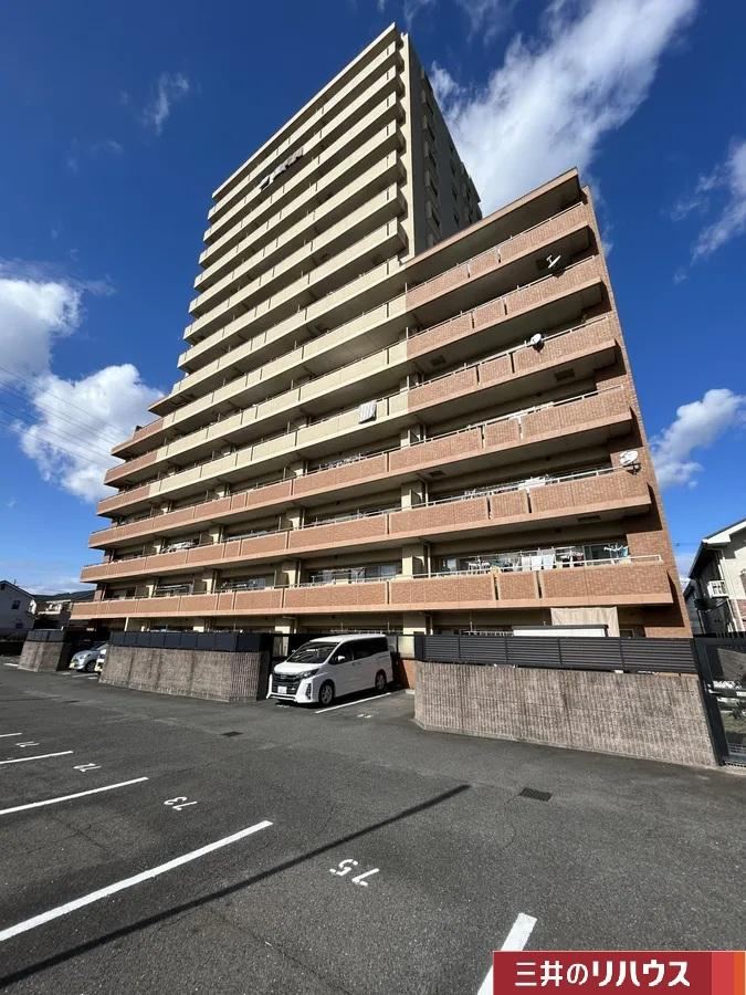 4LDK apartment in Minato Ward, Nagoya, Aichi - Photo 1