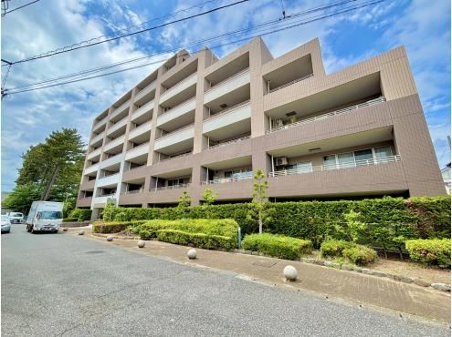 4LDK apartment in Funabashi, Chiba - Photo 1