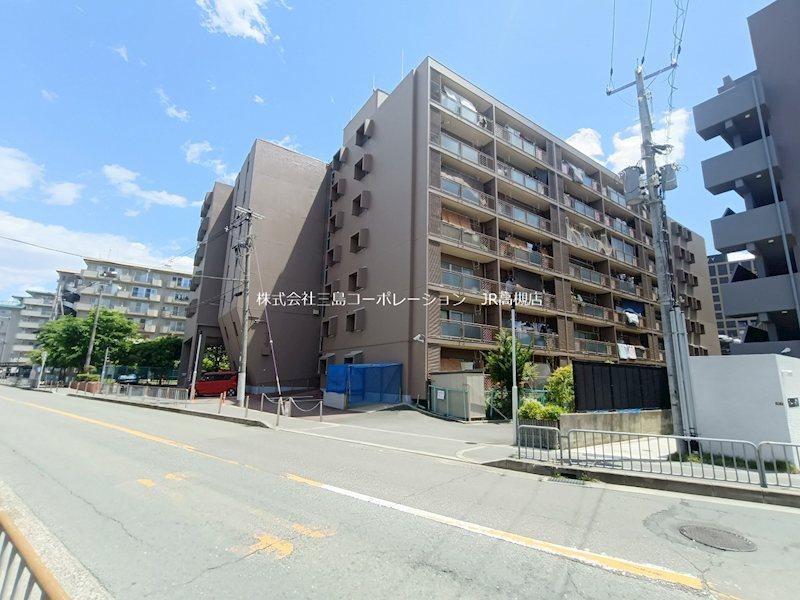 3LDK apartment in Takatsuki, Osaka - Photo 1