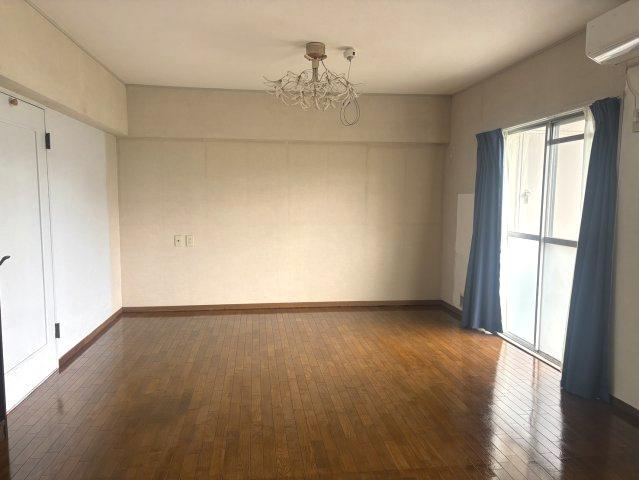 2LDK apartment in Inagi, Tokyo - Photo 1