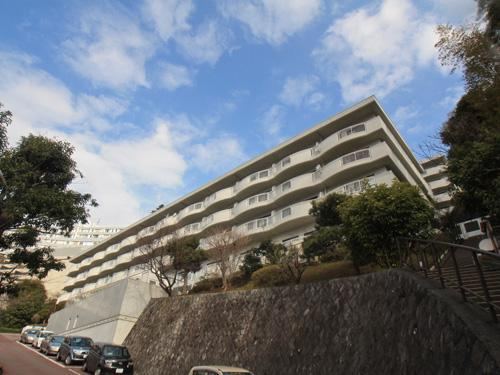 1LDK apartment in Atami, Shizuoka - Photo 1