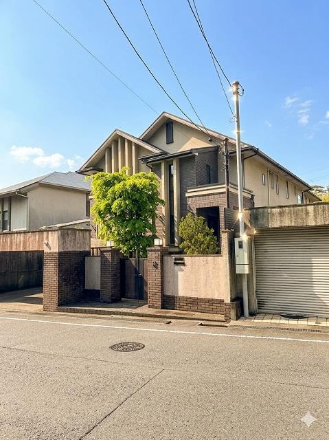 4LDK house in Suita, Osaka - Photo 1