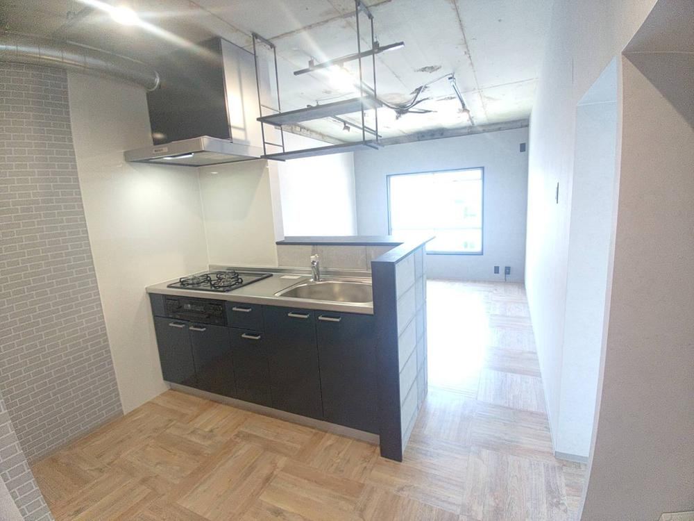 2LDK apartment in Higashiyodogawa Ward, Osaka - Photo 1