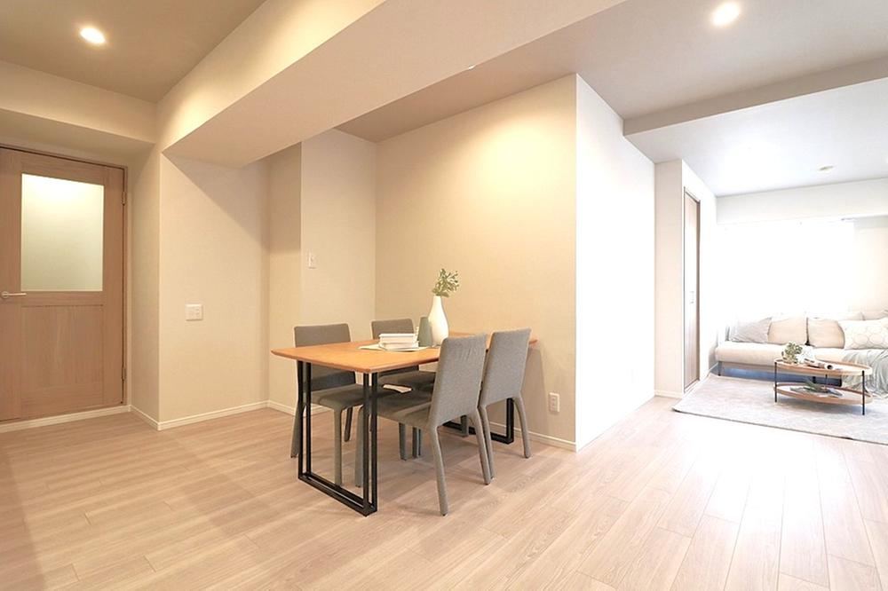 2LDK+S apartment in Tennoji Ward, Osaka - Photo 1