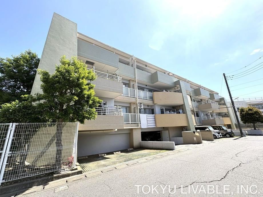 3LDK apartment in Minami Ward, Saitama - Photo 1