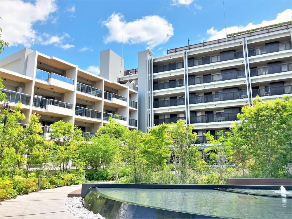 2LDK apartment in Shinjuku Ward, Tokyo - Photo 1