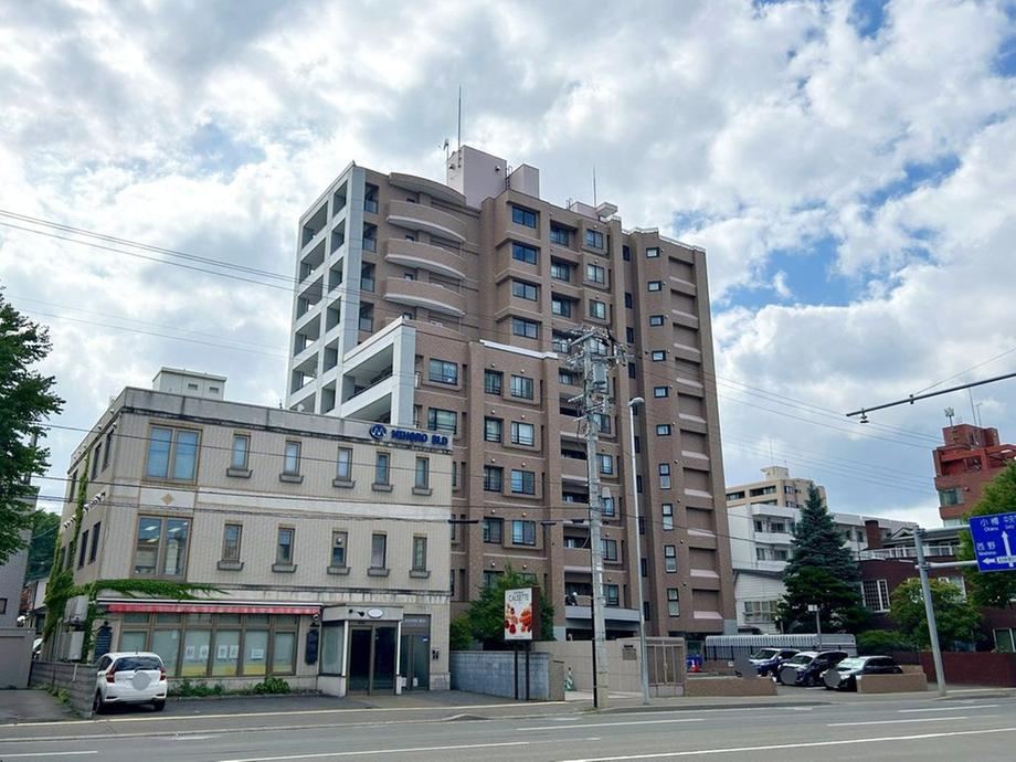 3LDK apartment in Chuo Ward, Sapporo, Hokkaido - Photo 1
