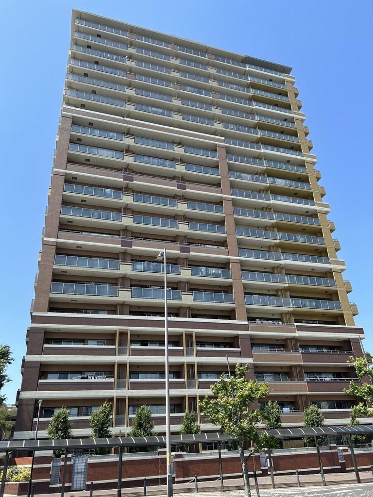 2LDK apartment in Nisshin, Aichi - Photo 1