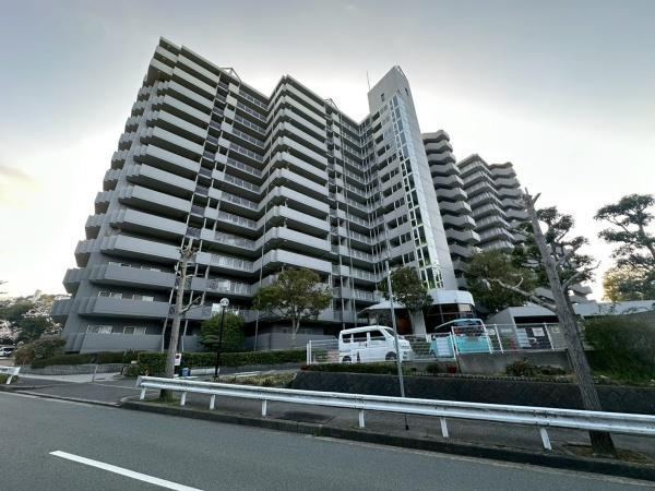 4LDK apartment in Kita Ward, Kobe, Hyogo - Photo 1