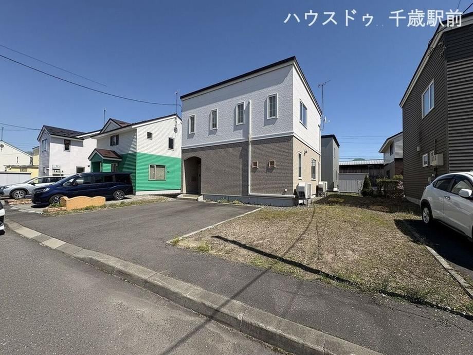 4LDK house in Tomakomai, Hokkaido - Photo 1