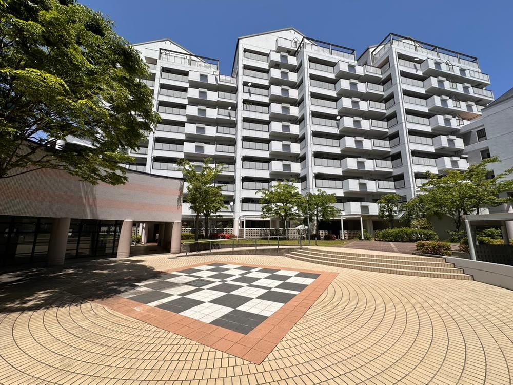 3LDK apartment in Nishi Ward, Kobe, Hyogo - Photo 1