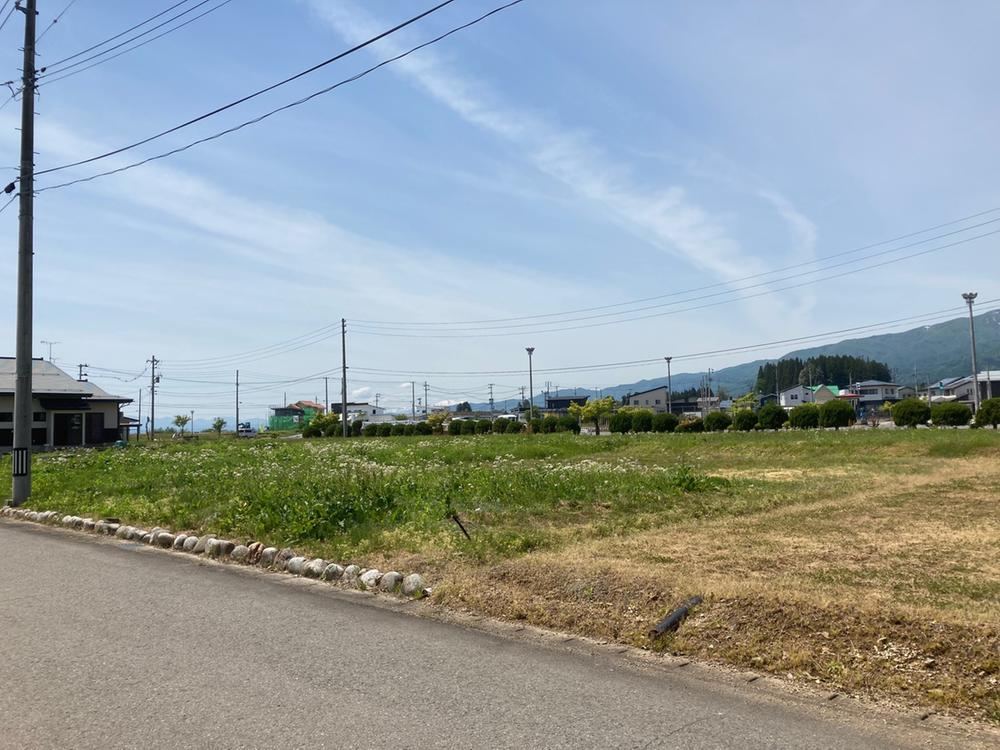 304 m² land in Shirataka, Nishiokitama District, Yamagata - Photo 1