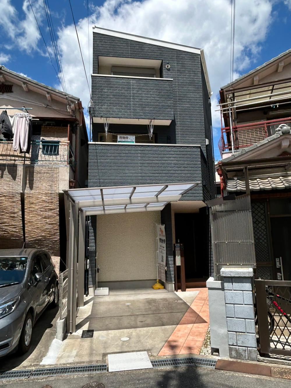 4LDK house in Neyagawa, Osaka - Photo 1