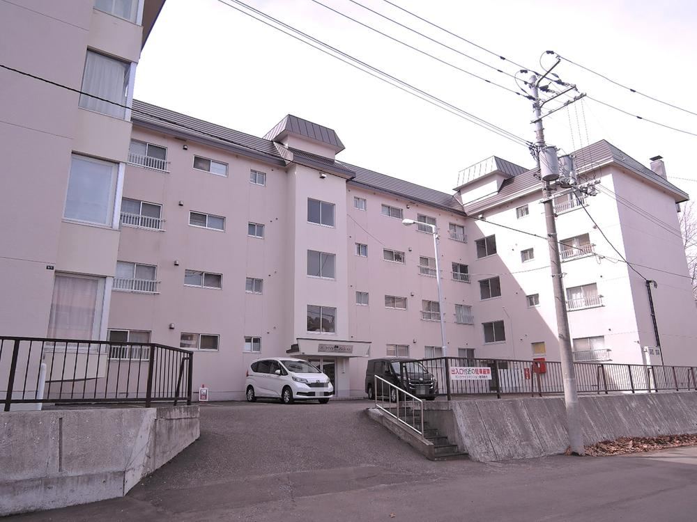 3LDK apartment in Minami Ward, Sapporo, Hokkaido - Photo 1