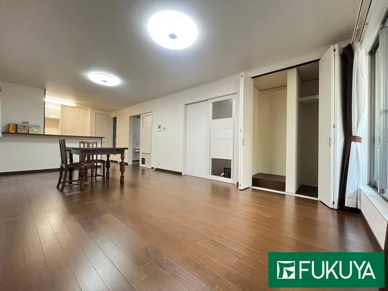 4LDK house in Naniwa Ward, Osaka - Photo 1