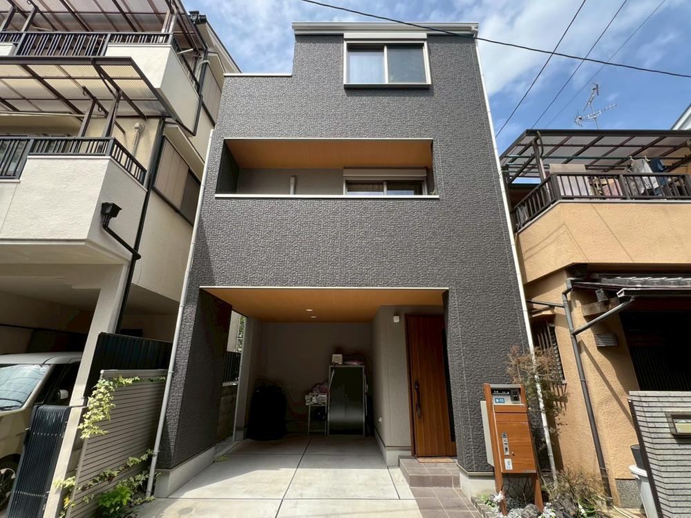 3LDK house in Yao, Osaka - Photo 1