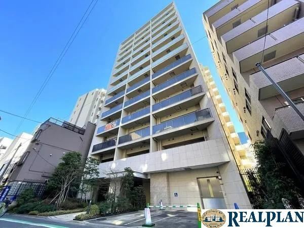3LDK apartment in Minato Ward, Tokyo - Photo 1