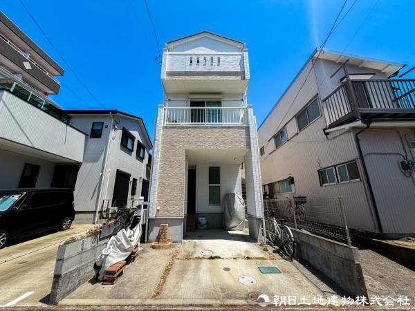 4LDK house in Hiratsuka, Kanagawa - Photo 1