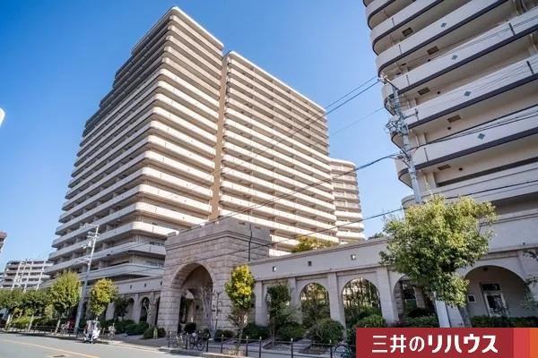 4LDK apartment in Fukushima Ward, Osaka - Photo 1
