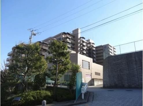 4LDK apartment in Totsuka Ward, Yokohama, Kanagawa - Photo 1