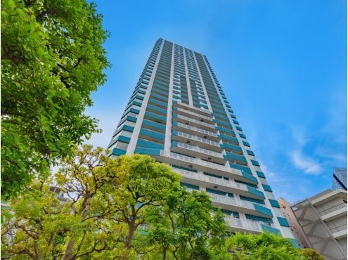 3LDK apartment in Shinjuku Ward, Tokyo - Photo 1