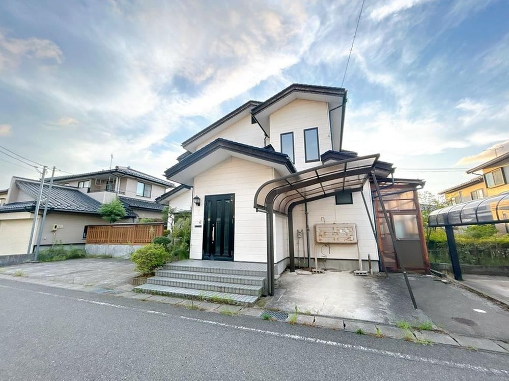 5LDK house in Sakata, Yamagata - Photo 1