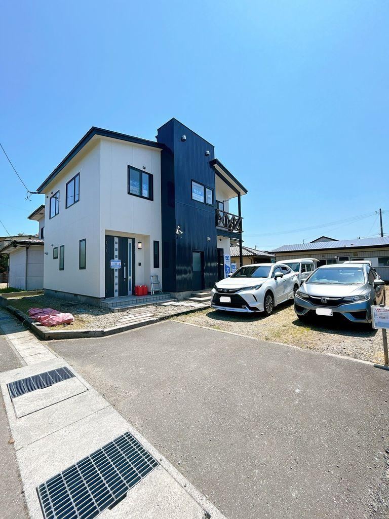 4LDK house in Katagami, Akita - Photo 1