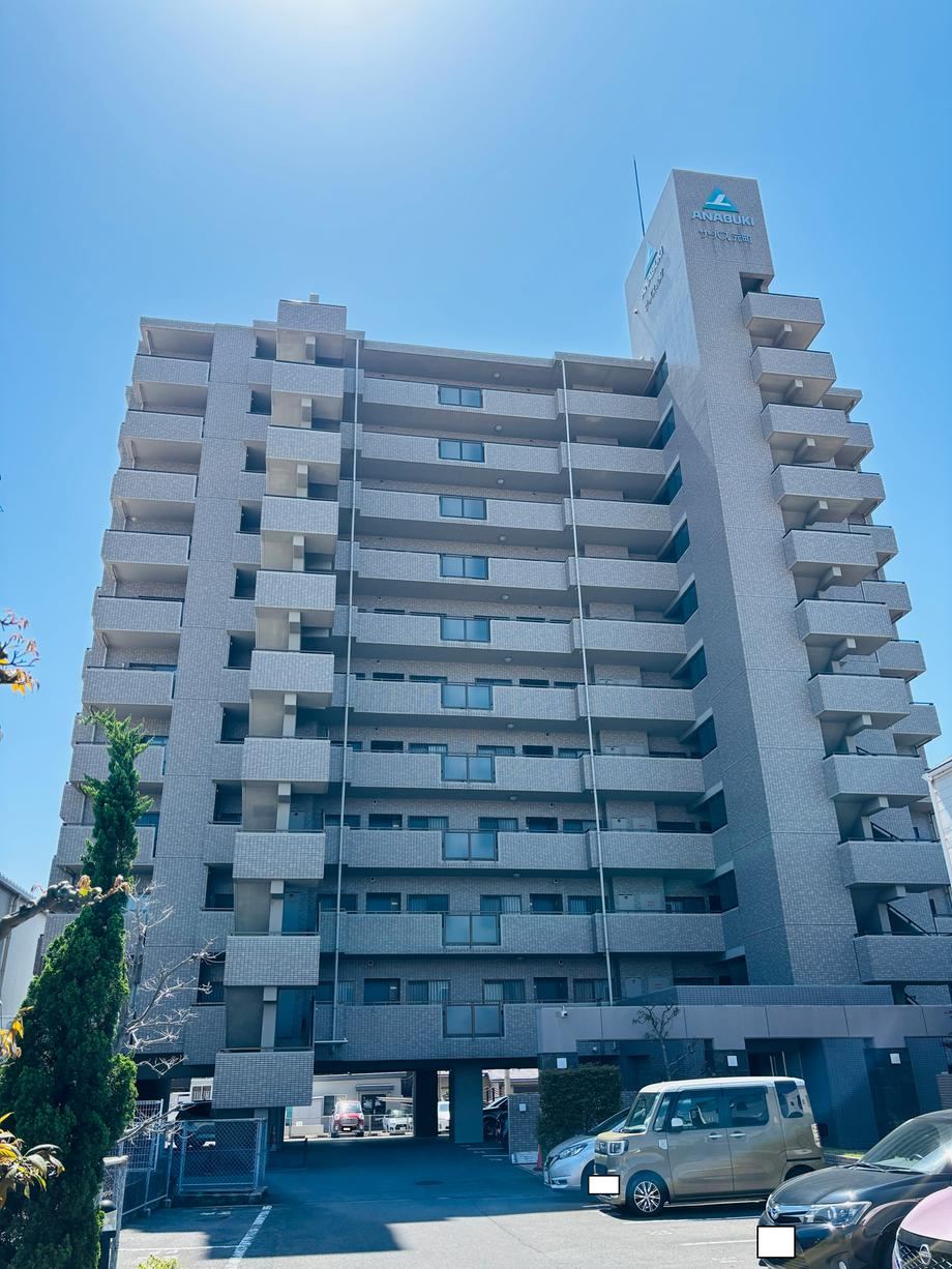 4LDK apartment in Sakaide, Kagawa - Photo 1