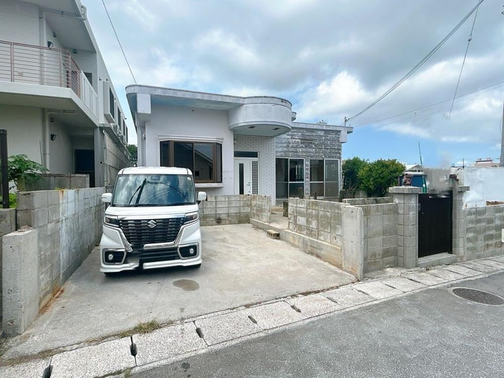 4LDK house in Uruma, Okinawa - Photo 1