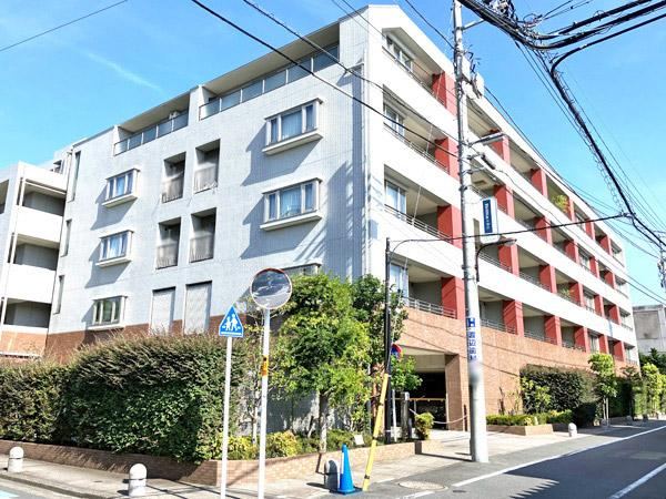 2LDK apartment in Toshima Ward, Tokyo - Photo 1