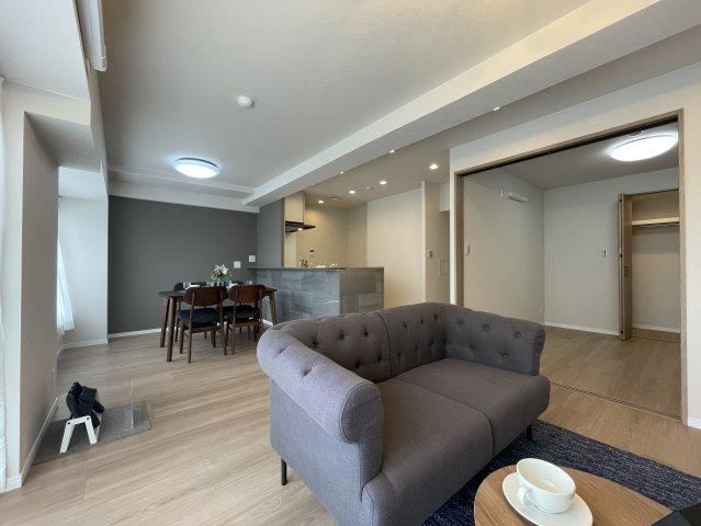 3LDK apartment in Sakai Ward, Sakai, Osaka - Photo 1