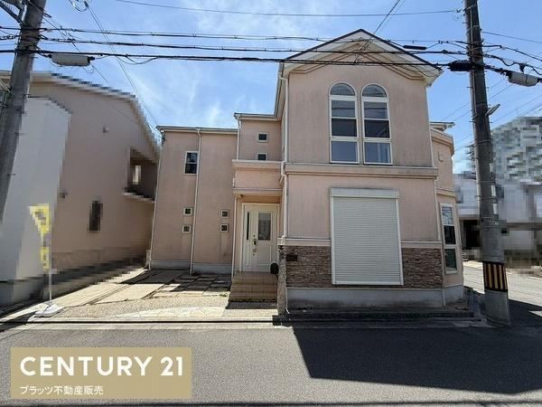 3LDK house in Takatsuki, Osaka - Photo 1
