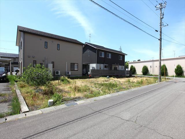 374 m² land in Hakusan, Ishikawa - Photo 1
