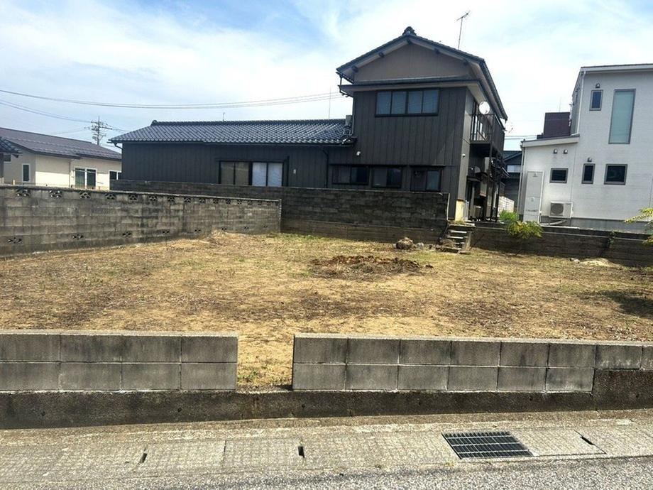 280 m² land in Hakui, Ishikawa - Photo 1
