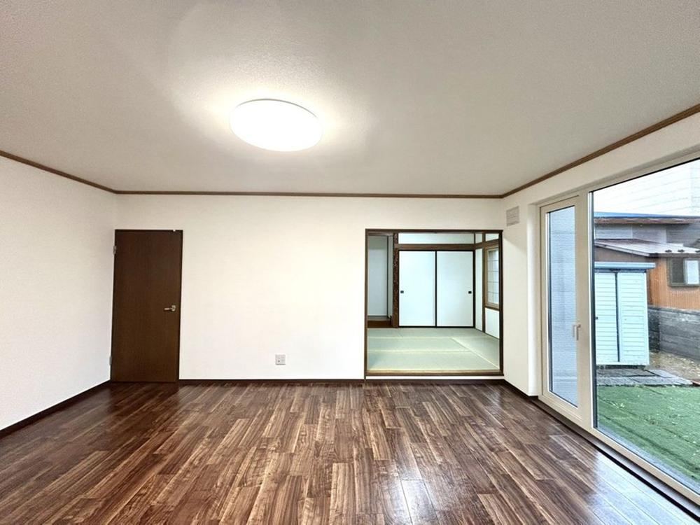 4LDK house in Muroran, Hokkaido - Photo 1