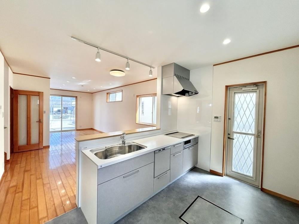 3LDK house in Kaizuka, Osaka - Photo 1
