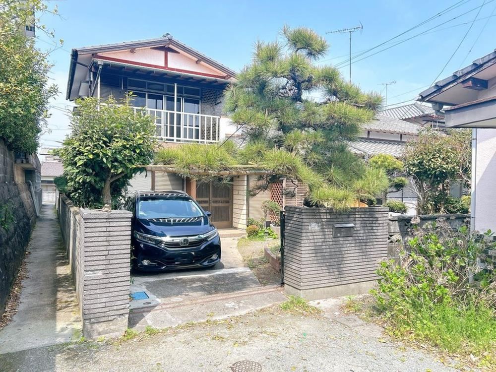 5LDK house in Kurume, Fukuoka - Photo 1