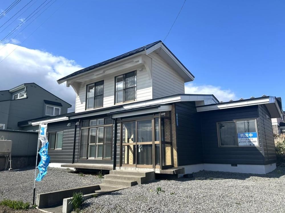 4LDK house in Muroran, Hokkaido - Photo 1
