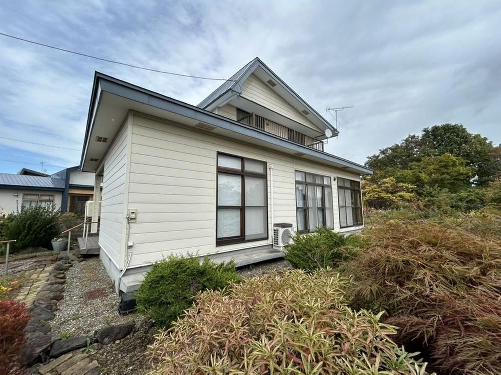 4LDK house in Muroran, Hokkaido - Photo 1