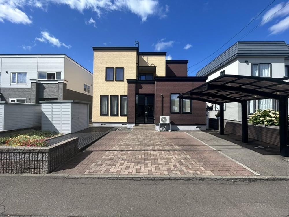 4LDK house in Ebetsu, Hokkaido - Photo 1