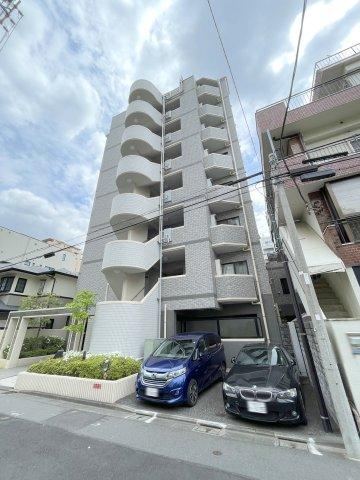 3LDK+S apartment in Koto Ward, Tokyo - Photo 1