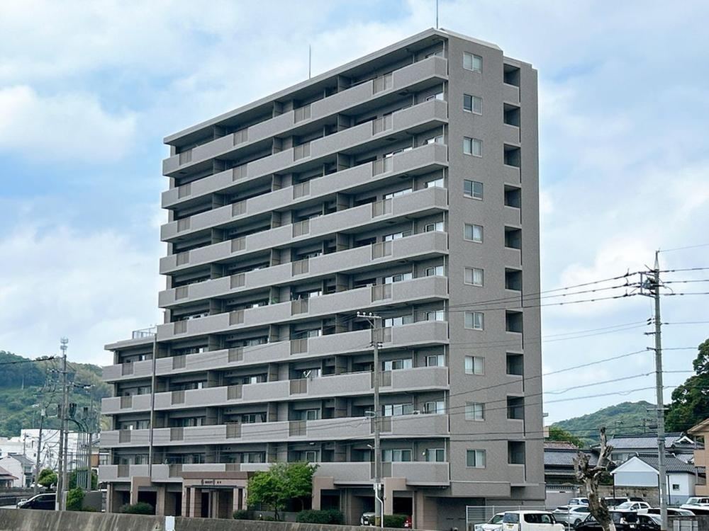 4LDK apartment in Hamada, Shimane - Photo 1