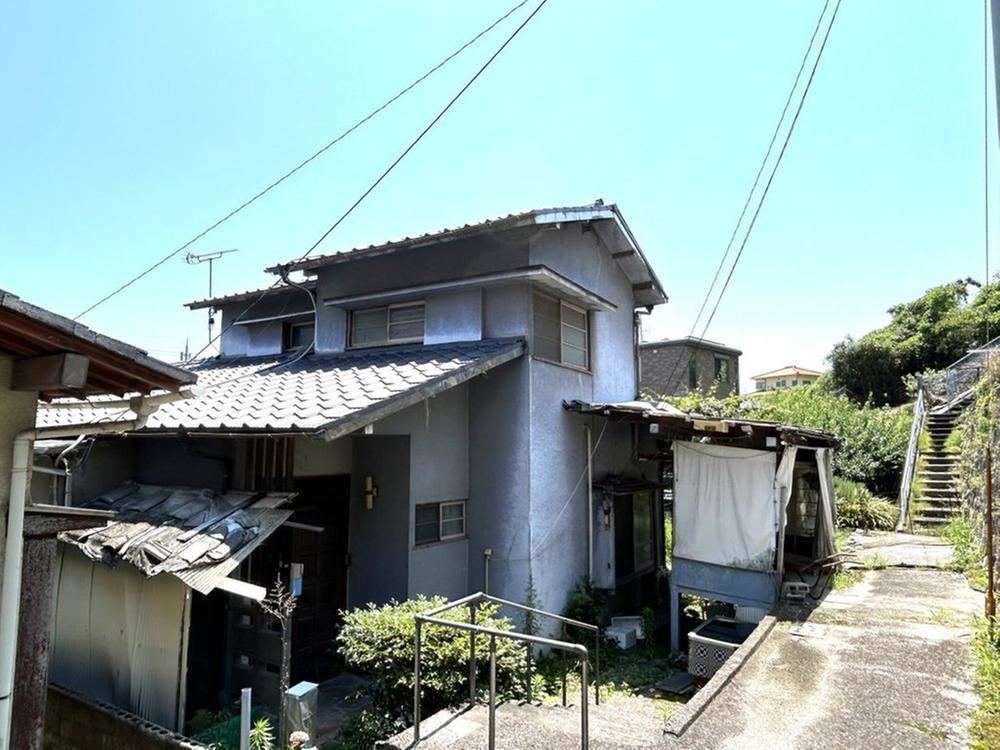 7DK house in Otake, Hiroshima - Photo 1