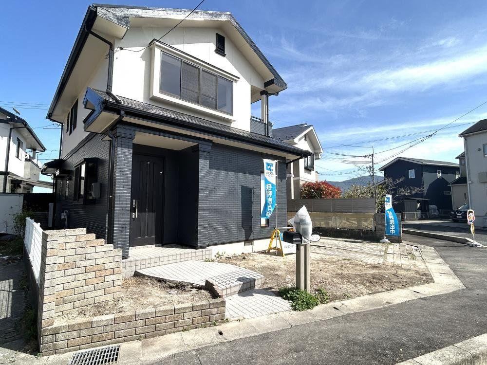 4LDK house in Higashihiroshima, Hiroshima - Photo 1