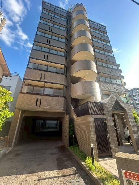 3LDK apartment in Higashi Ward, Nagoya, Aichi - Photo 1